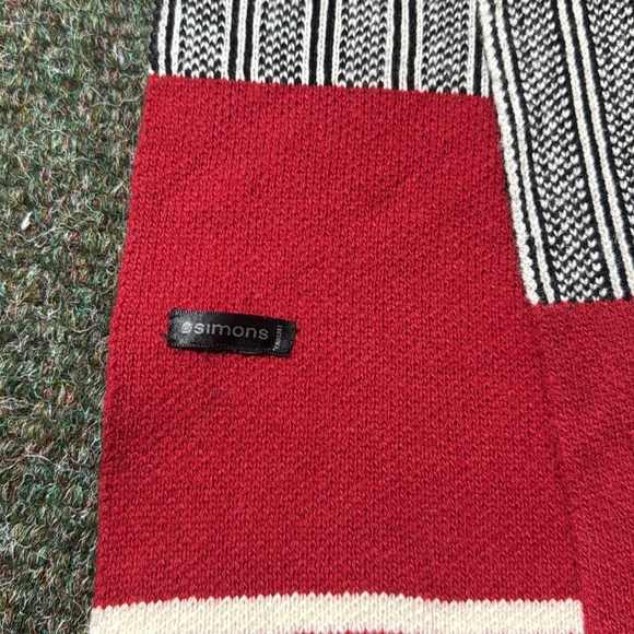 Simons Wool Scarf - Picture 2 of 5